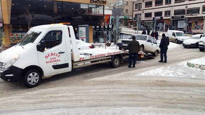 Yollar buz pistine döndü çok sayıda kaza oldu