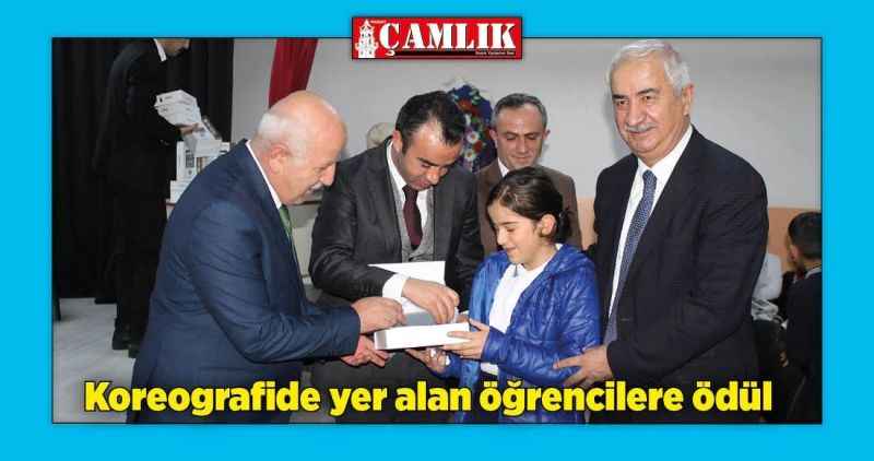 Ayyıldızlı koreografide yer alan öğrenciler ödüllendirildi