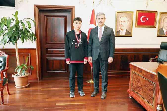 Okul Sporları kapsamında düzenlenen Türkiye Kick Boks Şampiyonası sona erdi
