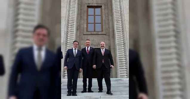 Cumhurbaşkanı Yardımcısı Oktay, Bakan Varank ve Milletvekili Başer, TBMM'de bir araya geldi