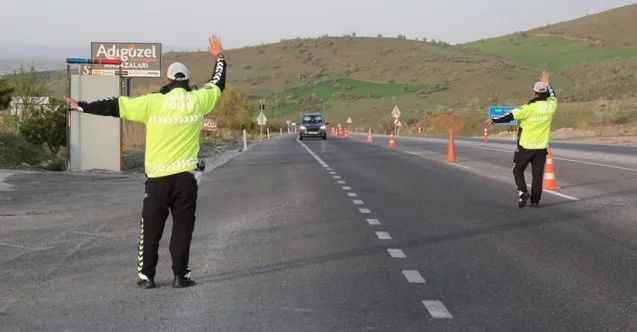 Yozgat’ta Emniyet ve Jandarma’dan Trafikte Yoğun Önlem  BAYRAMINIZ KEMERLİ OLSUN