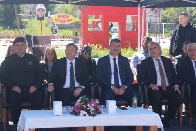 7-13 Mayıs günleri arasında kutlanan Karayolu Trafik Haftası açılış töreni, Yozgat Çocuk Trafik Eğitim Parkı’nda gerçekleştirildi