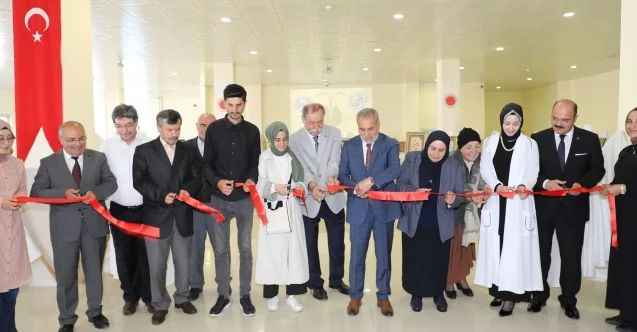 Yozgat Bozok Üniversitesi’nde “Ebru Sanatı ve Bir Sanatçı” Adlı Sergi Açılışı Yapıldı