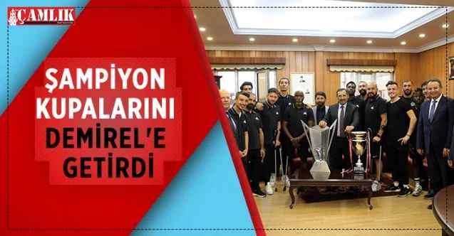 Etimesgut Belediyesi Ampute Futbol Takımı, Etimesgut Belediye Başkanı Enver Demirel'i ziyaret etti