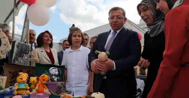 Yozgat Cumhuriyet Meydanı'nda el emeği ürünler sergilendi