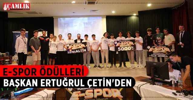 Pursaklar Belediyesi’nin düzenlediği Valorant E-Spor Turnuvası’nda dereceye giren takımlar, ödüllerini Başkan Ertuğrul Çetin’den aldı