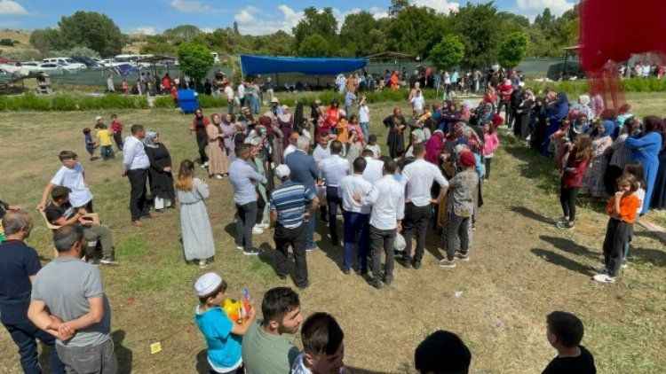 Gülşehri Beldesi’nde bu yıl 2’ncisi düzenlenen “Kültürü Yayma ve Gül Festivali” gerçekleştirildi