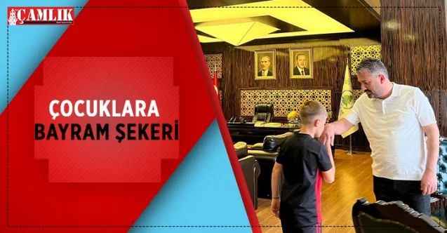 Pursaklar Belediye Başkanı Ertuğrul Çetin, bayramlaşmaya gelen çocukları makamında ağırladı