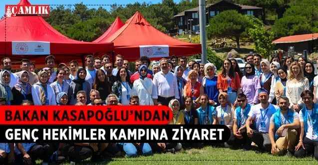 Gençlik ve Spor Bakanı Dr. Mehmet Muharrem Kasapoğlu, İstanbul’daki ‘Genç Hekimler Ustalarıyla Birlikte’ Kampını ziyaret ederek gençlerle bir araya geldi