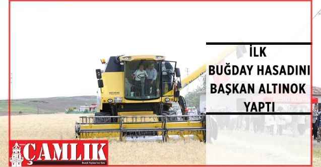 Keçiören Belediye Başkanı Turgut Altınok, ilçeye bağlı Kösrelik köyünde 2022 yılının ilk buğday hasadına katıldı
