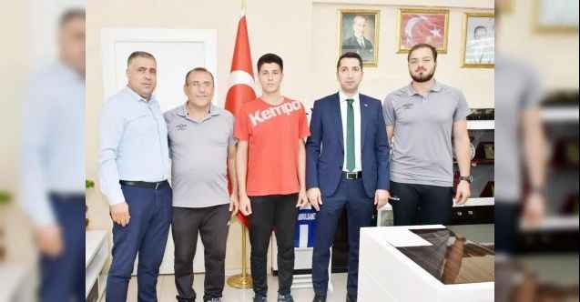 Türkiye Hentbol Federasyonu  1. liginde mücadele edecek olan temsilcimiz Yozgat Belediyesi Bozokspor Hentbol takımında transfer çalışmaları sürüyor.