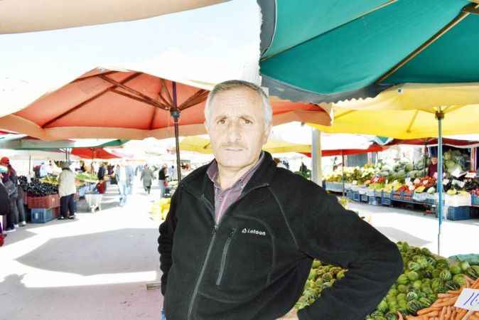 Yozgat'ta pazarlarda sezonun son ürünleri satılıyor