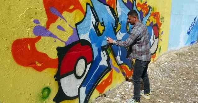 Yozgat'ın Aydıncık İlçesi'nde duvarlar grafiti ile renk buluyor