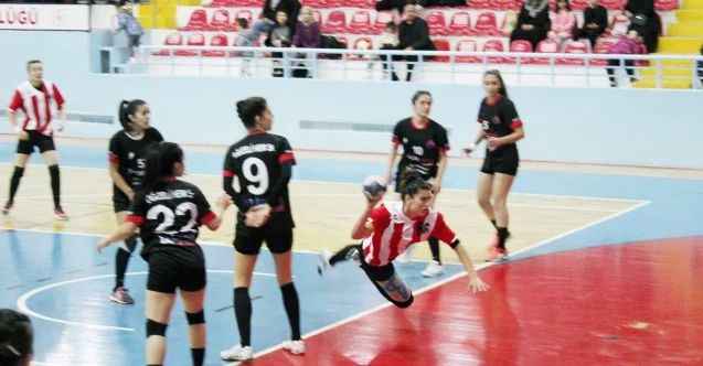 Yozgat Aile Sosyal Politikalar Gençlik ve Spor Kulübü, ligdeki ilk maçında Oğuzeli HEM'i 34-27 mağlup etti