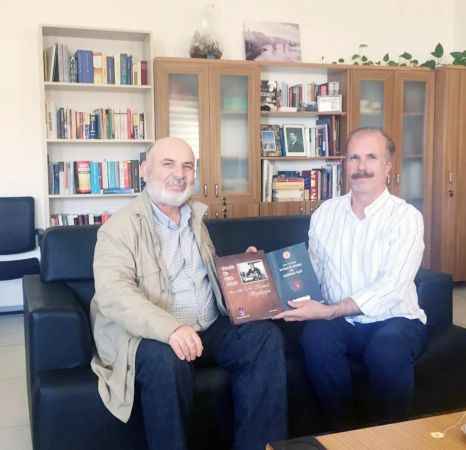 Ankara’nın Polatlı İlçesinin Eski Belediye Başkanı Yakup Çelik, Hacı Bayram Veli Üniversitesi Polatlı Sosyal Bilimler Meslek Yüksek Okulu Müdürü Abuzer Kalyon’u ziyaret etti