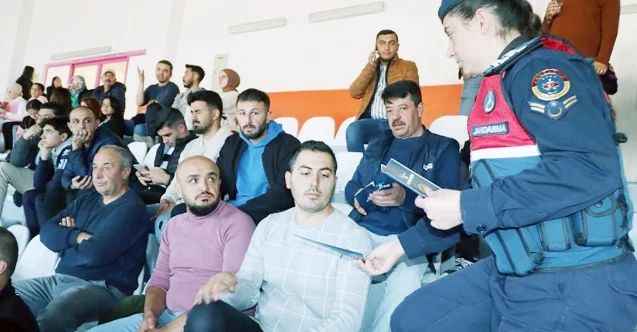 Yozgat’ta hafta sonu oynanan profesyonel ve amatör müsabakalarda kadına yönelik şiddete dikkat çektiler