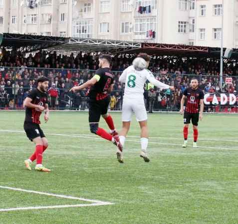 Bölgesel Amatör Lig 6. Grupta yer alan temsilcimiz Yozgatspor 1959 FK Başkanı Kazım Arslan, Suvermez Kapadokyaspor maçında hakem hataları nedeniyle puan kaybettiklerini söyledi