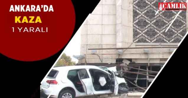 Kontrolden çıkan otomobil Ankara giriş kapısına çarptı!