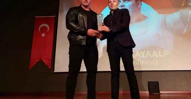 5. kez dünya şampiyonu olan Yozgatlı hemşehrimiz Milli Güreşçi Rıza Kayaalp'e ödül