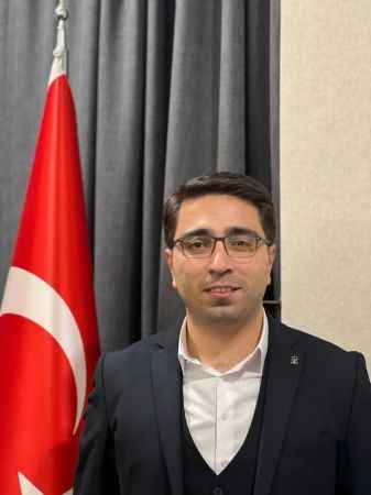 AK Parti Gençlik Kolları İl Başkanı Yaşar Taşdemir, yayınladığı bir mesajla öğretmenler gününü kutladı.