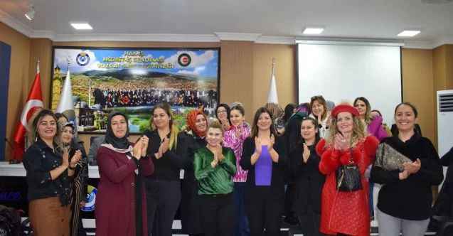 Hak-İş ve Hizmet-İş Sendikası Yozgat Şubesi Kadın Komitesi, kadına yönelik şiddete dikkat çekmek için bir basın açıklaması yayınladı