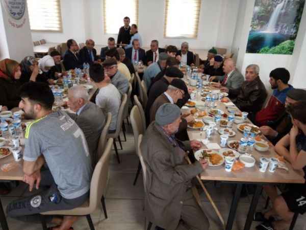 Öğrencilerle buluştular