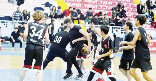 Yozgat Gençlik ve Spor İl Müdürlüğü öncülüğünde düzenlenen Okul Sporları müsabakaları Yozgat’ta tüm hızıyla devam ediyor
