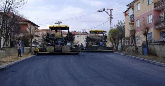 Yozgat'ın Akdağmadeni İlçesi'nde 3 mahalleye 8 bin ton sıcak asfalt