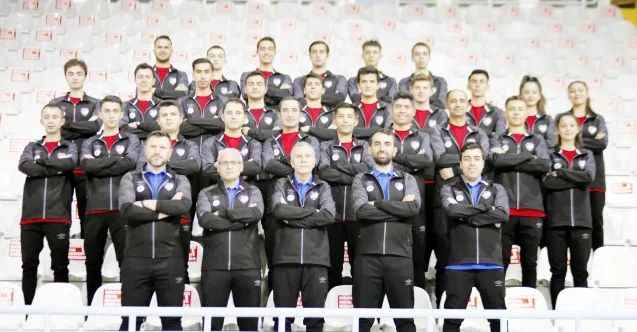 Türkiye Faal Futbol Hakemleri ve Gözlemcileri Derneği ile İl Hakem Kurulu işbirliği ile Yozgat’ta bulunan hakem ve gözlemcilere malzeme desteğinde bulunuldu