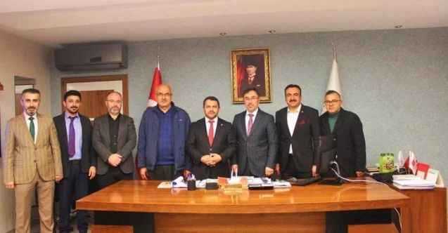 Yozgat Akdağmadeni Belediye Başkanı Nezih Yalçın, Melikgazi Müftüsü Emrah Kandemir'i ziyaret etti