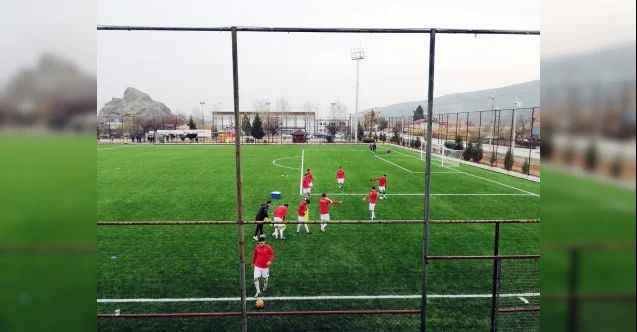 Bölgesel Amatör Lig 6. grupta yer alan temsilcimiz Yozgatspor 1959 FK, ligin 13'üncü haftasında Osmancık Belediyespor'a konuk oldu