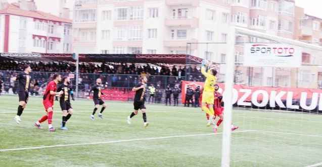 Bölgesel Amatör Lig 6. Grupta yer alan temsilcimiz Yozgat Belediyesi Bozokspor, ilk yarının son haftasında konuk ettiği Talasgücü Belediyespor’a 1-0 mağlup oldu