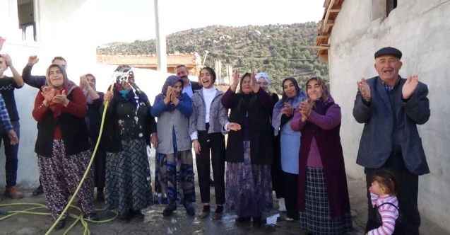Yozgat'ın Çekerek İlçesi'nde 40 yıl sonra kavuştukları suyu gözyaşıyla karşıladılar