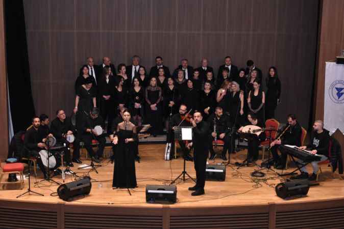Yozgat Belediyesi Türk Sanat Müziği Korosu yılın son konserini verdi