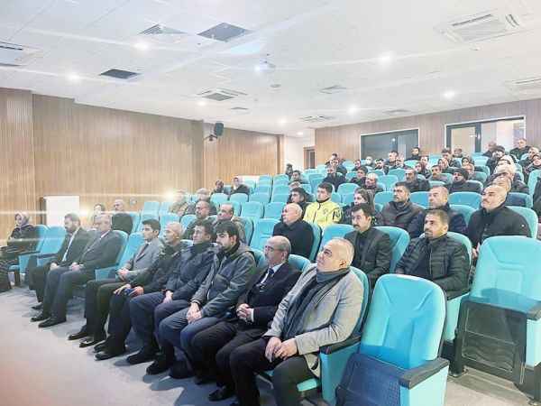 Yozgat Sosyal Hizmet Merkezi Müdürlüğü tarafından Şefaatli ilçesinde muhtarlar, kamu kurum ve kuruluşlarda görev yapan personellere yönelik “Erken Yaşta ve Zorla Evliliklerle Mücadele Semineri” düzenlendi