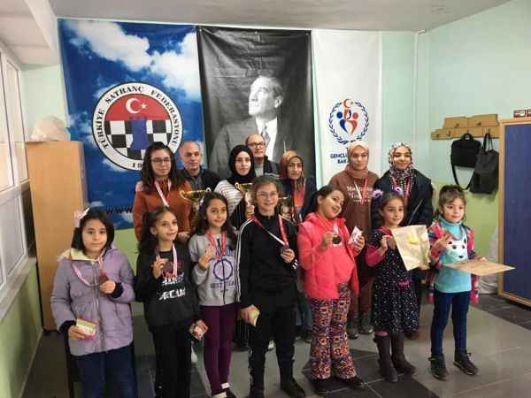Yozgat Satranç İl Temsilciliği tarafından düzenlenen Kadınlar Yozgat İl Birinciliği satranç turnuvası tamamlandı