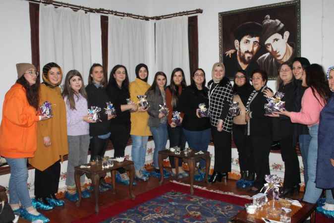 Yozgat Belediye Başkanı Celal Köse'nin eşi Nagehan Köse, kadın gazetecilerle buluştu