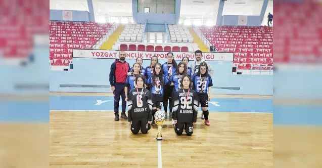 Saraykent Çok programlı Lisesi Okul Sporları Kapsamında düzenlenen Genç Kızlar Futsal Turnuvasında üç yıl üst üste şampiyon oldu