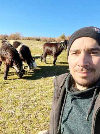 Yozgat'ın Akdağmadeni İlçesi'ndeki berberden sıradışı kampanya