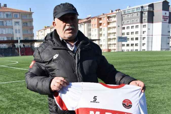 Yozgatlı Genç spor sever Mehmet Fatih Dağ, Yozgat 1. Amatör Küme Ligi takımlarından Divanlı Gençlerbirliği Futbol Kulübüne destek oldu. Dağ, kulübe forma hediye etti