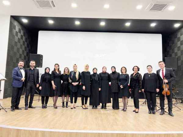 Boğazlıyan Halk Eğitim Merkezi Müdürlüğü bünyesinde öğretmenlerden kurulan Türk Sanat Müziği Korusu ilk konserini verdi
