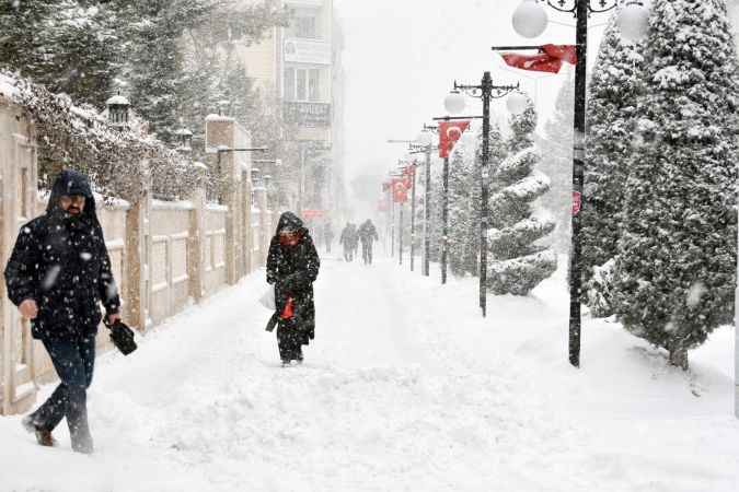 Yozgat'ta kış... Bir yanda deprem diğer yanda tipi boran