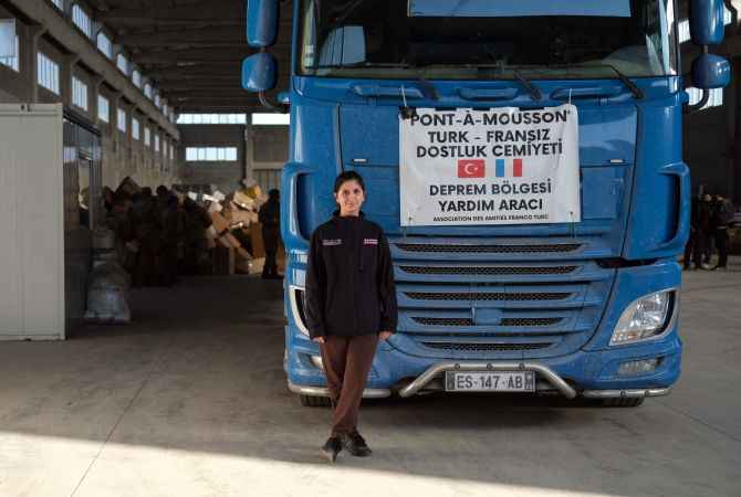 Fransa'dan kendi tırıyla Kahramanmaraş’a ulaştı