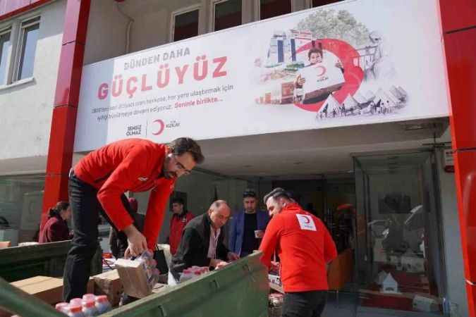 Kızılay,  afetzedelerin ihtiyaçlarını karşılıyor