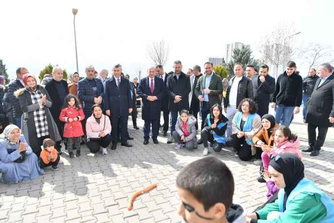 Mamak Belediyesi Depremzedeli Ailelerle Kucaklaştı
