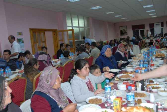 SGK çalışanları iftarda buluştu