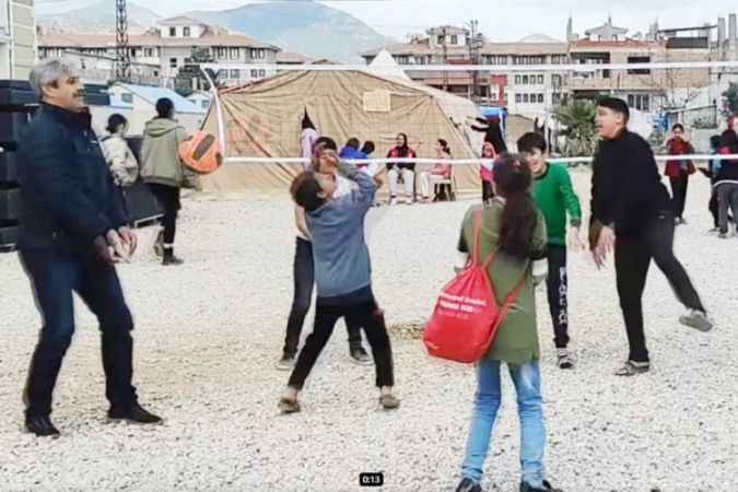 Çocukların yüzünü güldürüyor
