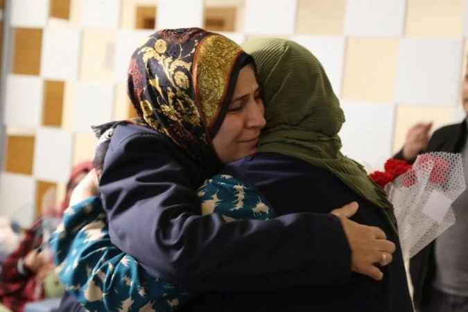 TDV depremzede kadınların Dünya Kadınlar Günü'nü kutladı