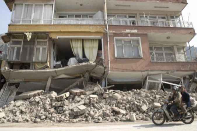 Depremlerde hayatını kaybedenlerin sayısı 48 bin 448'e yükseldi