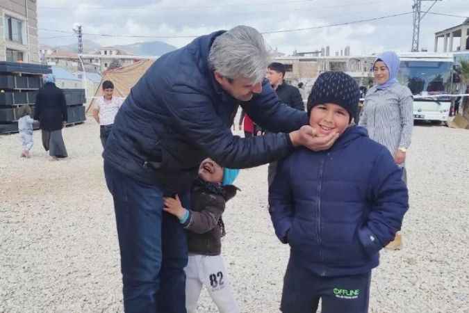Yürekler Deprem Bölgesindeki Vatandaşların Yanında